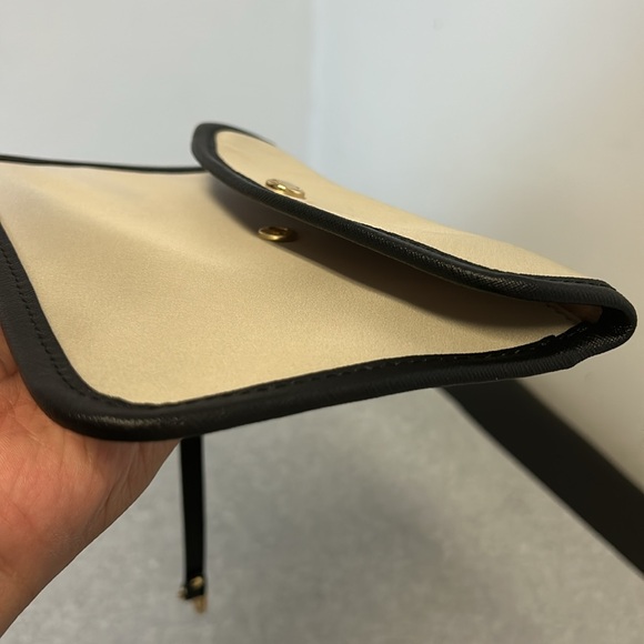 MICHAEL KORS SPORT/CASUAL NYLON WATER RESISTANT BEIGE WRISTLET CLUTCH NWOT - Picture 13 of 16